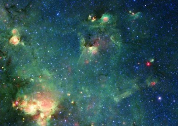 外太空出現哥斯拉，天文學家于星云圖中發現紅眼怪獸