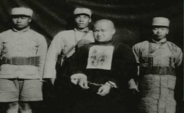 建國后唯一被“凌遲”處死的人，連日軍都對(duì)他恨罵不絕，名字聽著耳熟