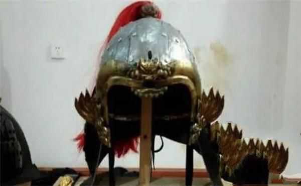 古代將軍頭盔為何都有槍尖，它有什么用？古人的智慧確實厲害