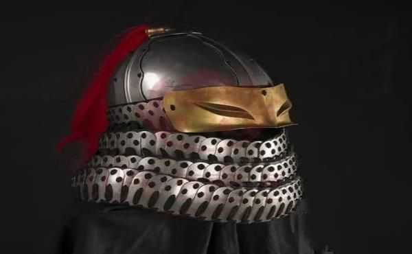 古代將軍頭盔為何都有槍尖，它有什么用？古人的智慧確實厲害