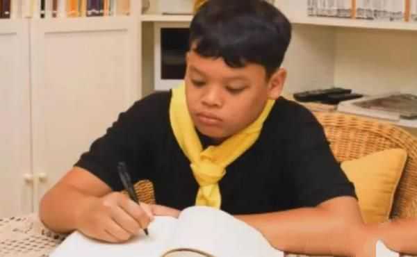 16歲提幫功即將選妃，拒絕迎娶育坤家族千金，跟泰王一樣愛(ài)平民