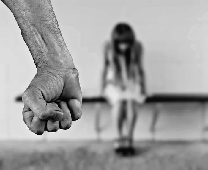 恐怖情人情殺有跡可循！這10大特征中一個就快分手吧